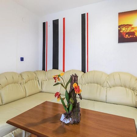 Nice Apartment In Pula With Kitchen Exterior photo