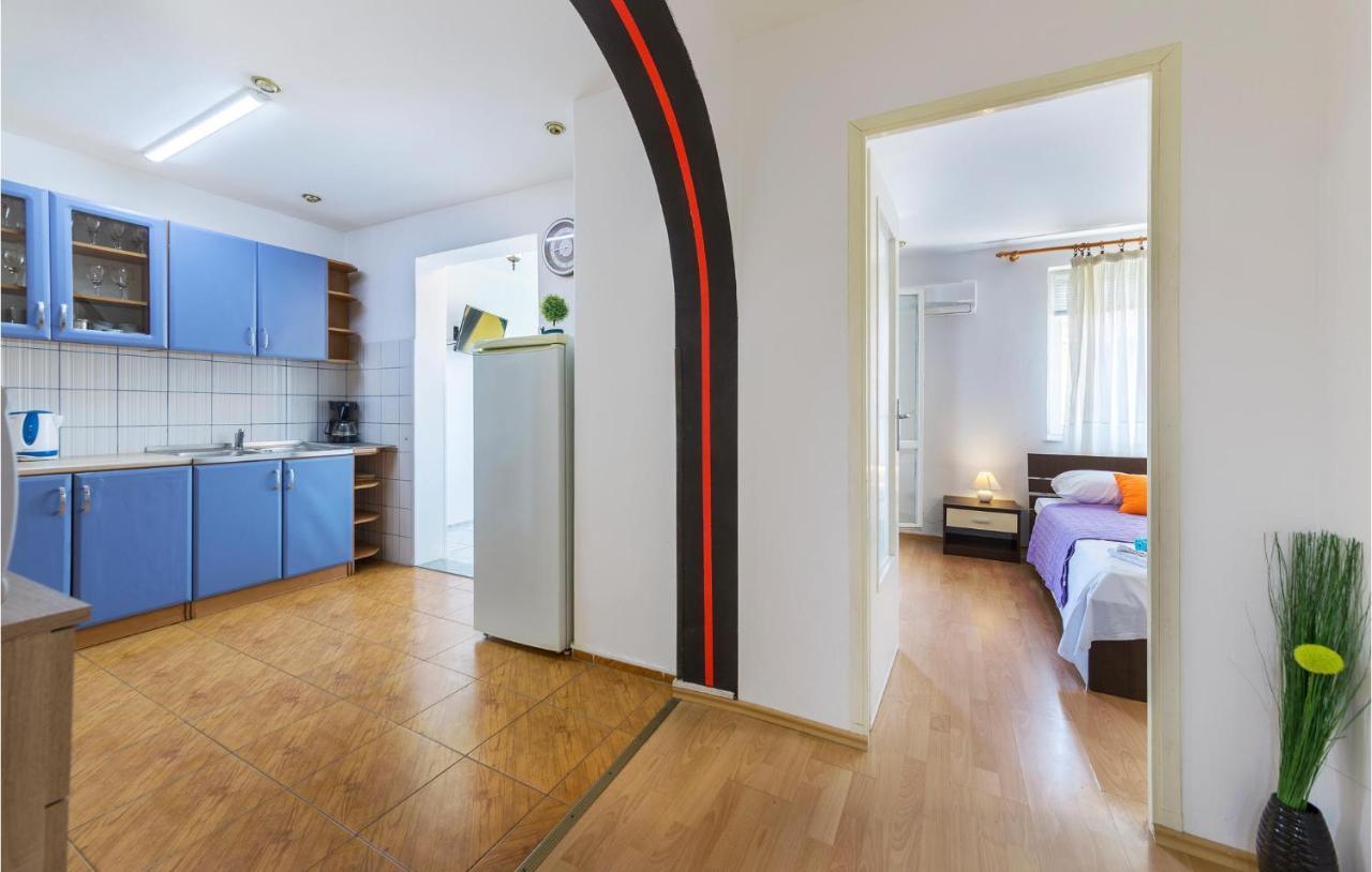Nice Apartment In Pula With Kitchen Exterior photo