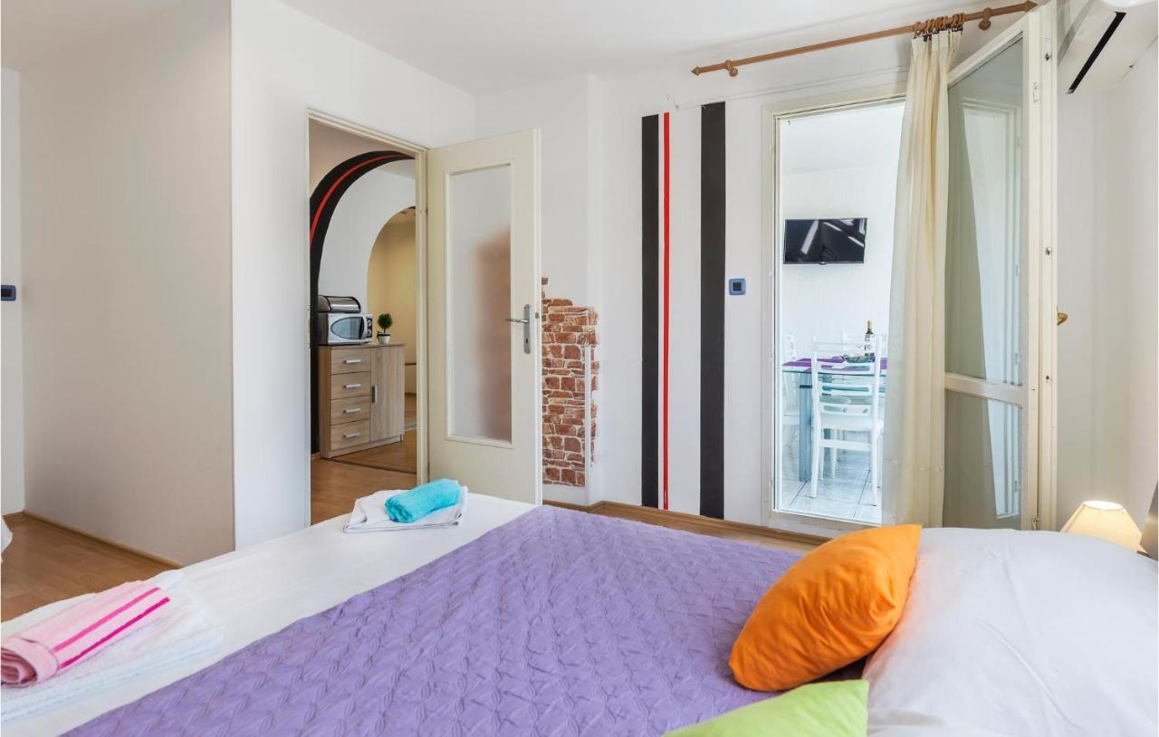Nice Apartment In Pula With Kitchen Exterior photo